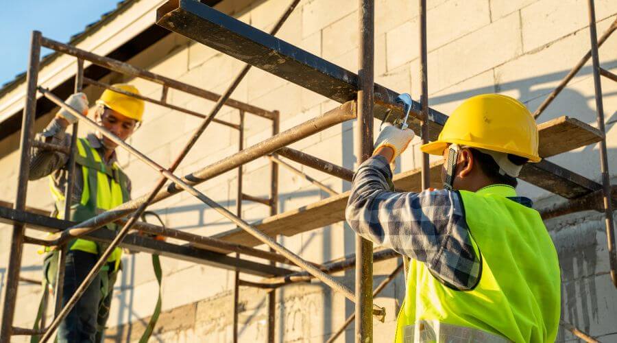 Professional gutter cleaning in Estelline, TX